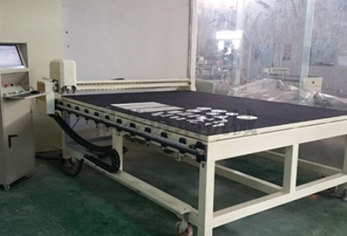 Automatic glass cutting machine